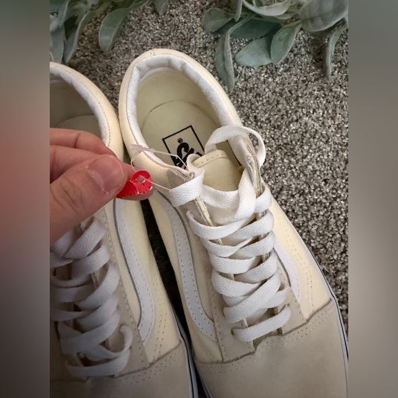 NWT Vans Old Skool Sneakers Shoes Size 8 - Picture 3 of 9
